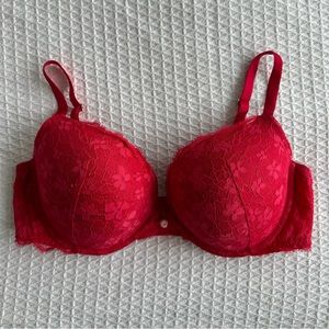 Victoria’s Secret Dream Angels red lace push up bra
